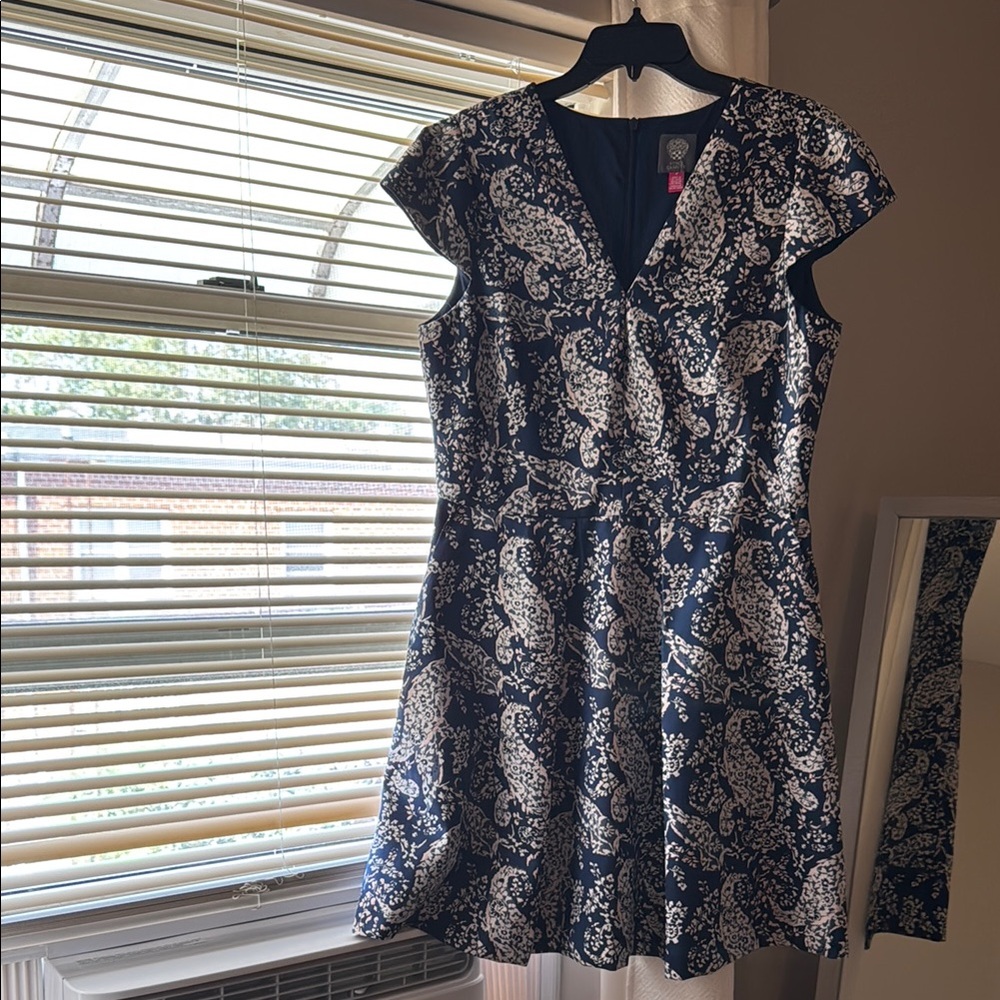 Vince Camuto size 12 Elegant Navy and White Paisley Dress